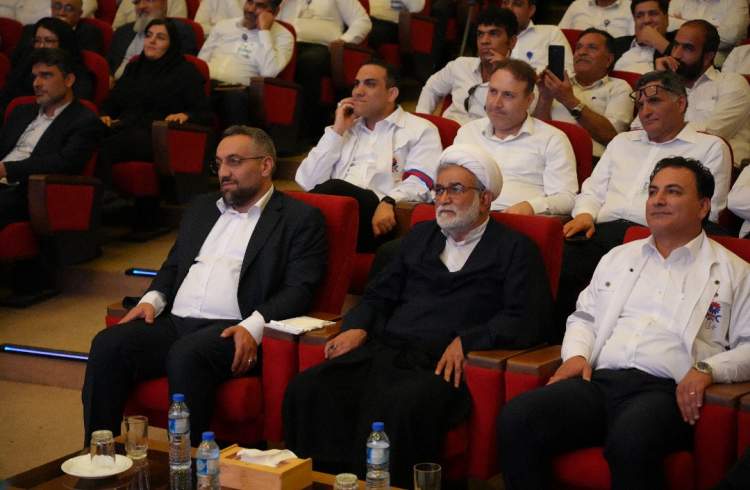 مراسم بزرگداشت هفته کارگر و تجلیل از کارگران نمونه پتروشیمی جم